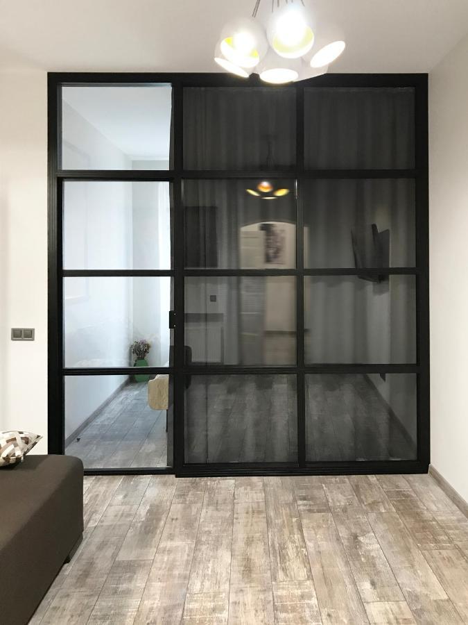 Lion King Lesya Ukrainka Apartment Lviv Bagian luar foto