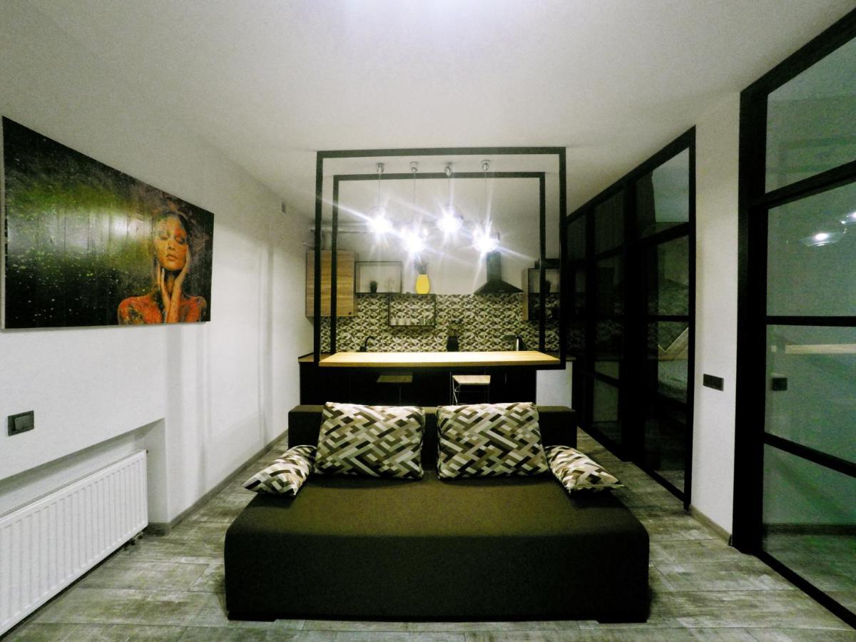 Lion King Lesya Ukrainka Apartment Lviv Bagian luar foto